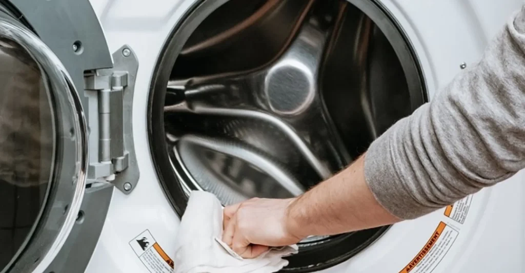 máy giặt có mùi hôi