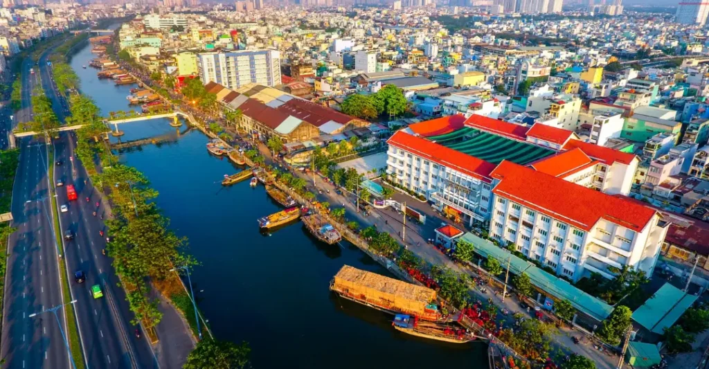 Khu vực bến Phú Định Quận 8 với mật độ dân cư đông đúc kéo theo nhu cầu sửa chữa máy giặt tăng cao